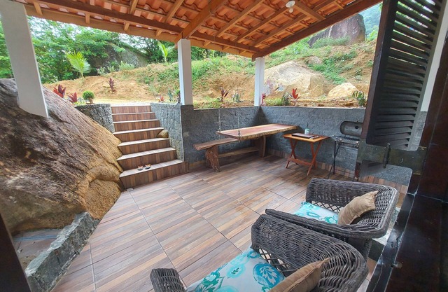 Chalet between Sea and Mountain