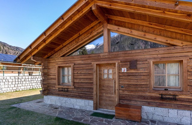 Chalet 'Camping Faè' with Mountain View, Private Terrace and Wi-Fi