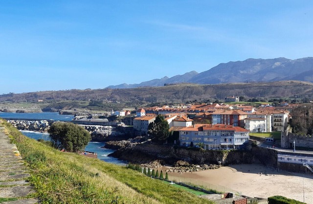 Chalet CON Finca EN Llanes