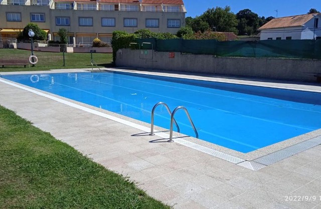 CHALET CON PISCINA EN MIÑO-Perbes