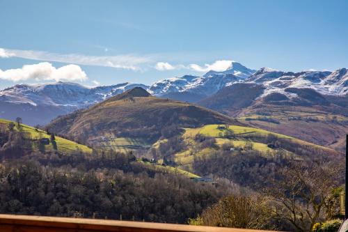 Chalet dans les Hautes- Pyrénées entre Lourdes et Bagnères Calme et Vue magnifique