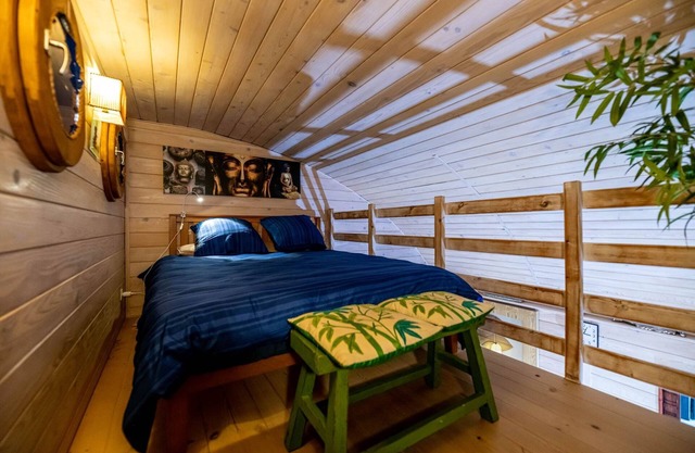 Chalet DOLCE VITA (2 people) ACCESS TO THE WELNESS AREA with swimming pool, jacuzzi, sauna and steam room available for an additional 2 hours, subject to availability. TO RESERVE ON SITE lagrangeaucorps.com.