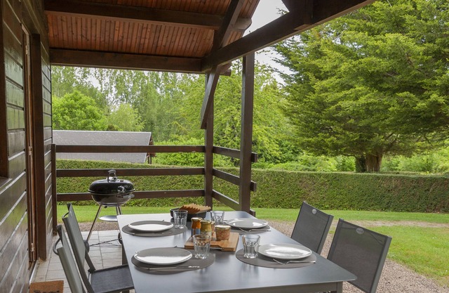 chalet-gîte 4 pers. Normandy Heated swimming pool from mid-May to September