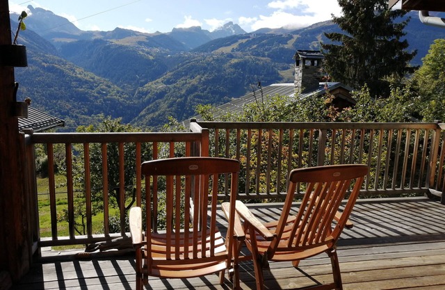 Chalet Nunatak, in a quiet, high-altitude setting close to the Vanoise ski resorts