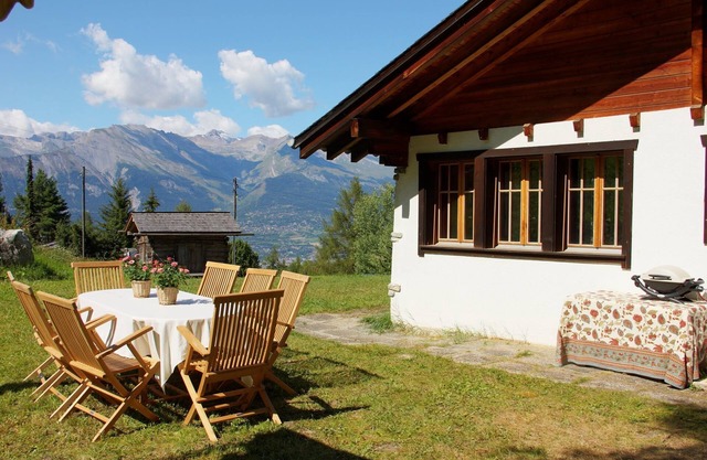 Chalet with mountain view. Family-friendly. Summer&Winter. 6' from 4Vallées.