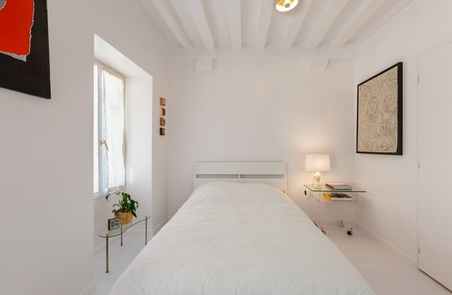 Chambre au Cœur D'un Cadre Unique et Artistique - Ward