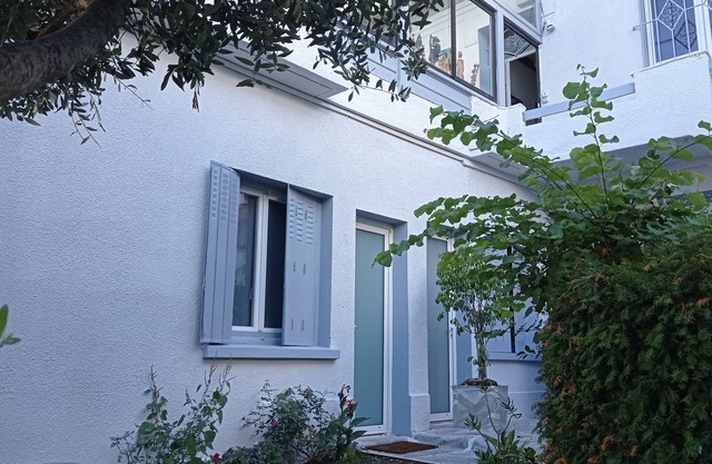 Chambre Meublee Independante. Piscine:jardin