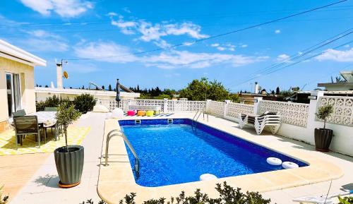 Chambre vue mer dans Villa à la Marina