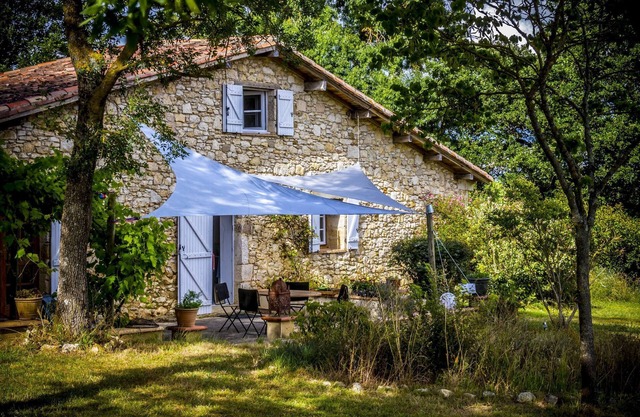 Chambres d'hôtes, Stella - Quiet former sheepfold with swimming pool and panoramic view