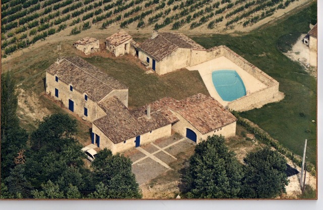 Character bed and breakfast in the vineyards, 13 km from Saint-Emilion