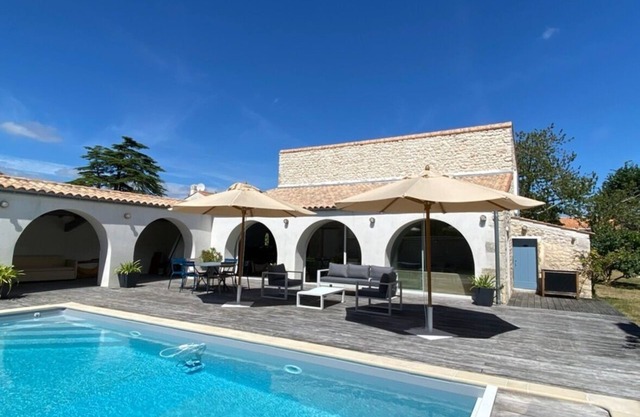 Character house T3 with swimming pool