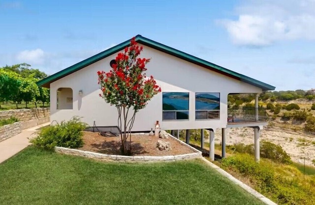 Chardonnay Haus - Unit C