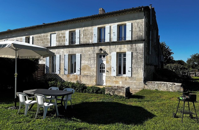 Charentais farmhouse near Royan