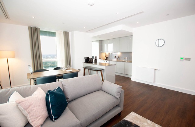 Charles Hope Apartment Canary Wharf