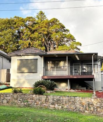 Charlestown Central 5 Bedrooms Front House