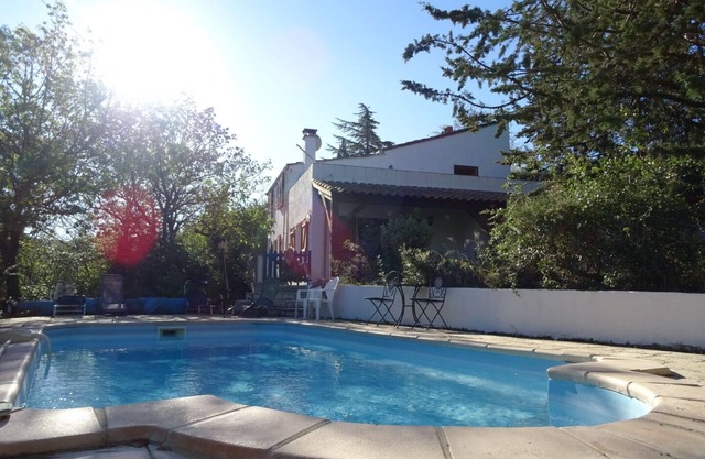 Charmante Villa mit Pool und Altem Baumbestand