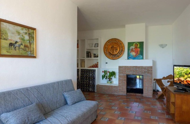Charming 1-bedroom house with AC, WiFi in enjoyable Barano D'ischia