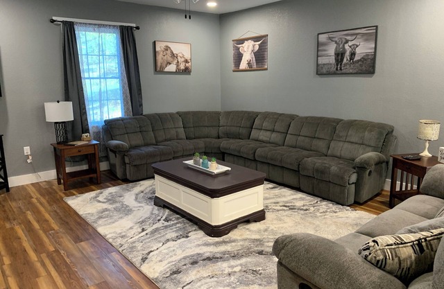 Charming 1-bedroom house in serene Otterville with AC