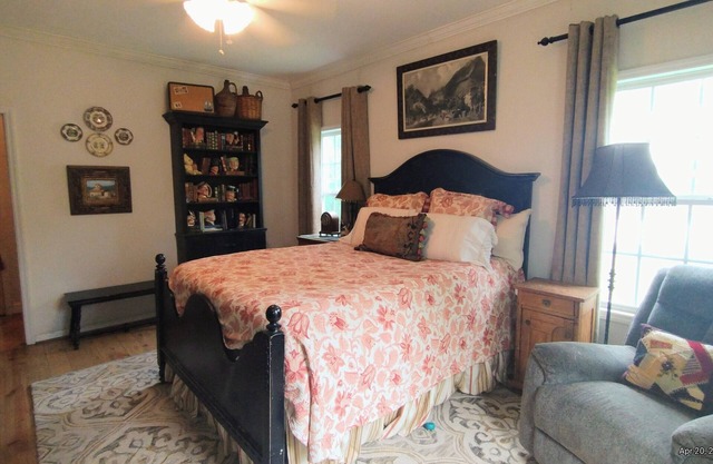 Charming 1 BR Lake Access Apartment in delightful Ashville