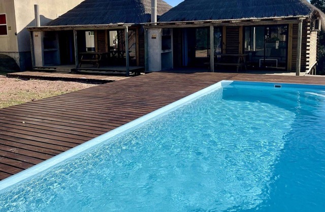 Charming 2-bedroom bungalow with WiFi, AC in wonderful Punta del Diablo, Uruguay