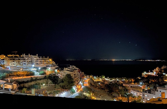 Charming 2-bedroom apartment in welcoming Faro de Cullera with WiFi, AC.