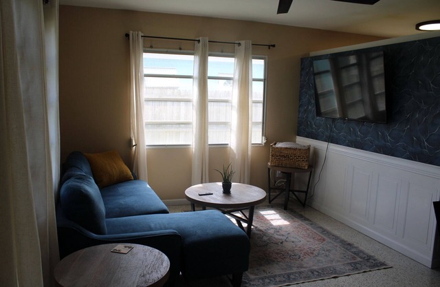 Charming 2-bedroom house in enchanting St. Petersburg