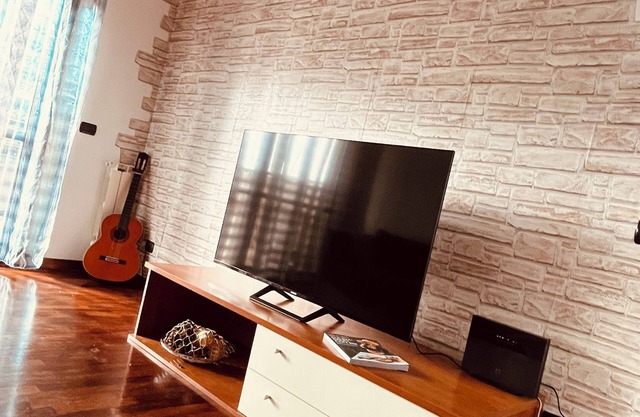 Charming 2-bedroom apartment in Fiumicino with AC, WiFi. Enjoy your stay