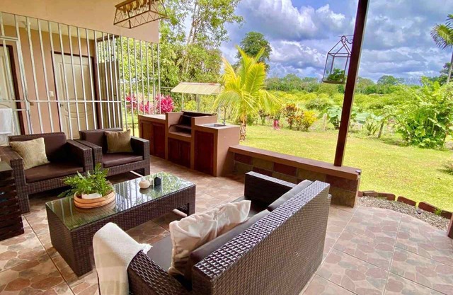 Charming 2-bedroom house with AC in La Fortuna