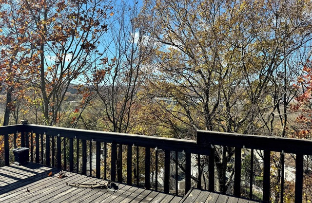 Charming 2-bedroom house with AC, WiFi in adorable Derby