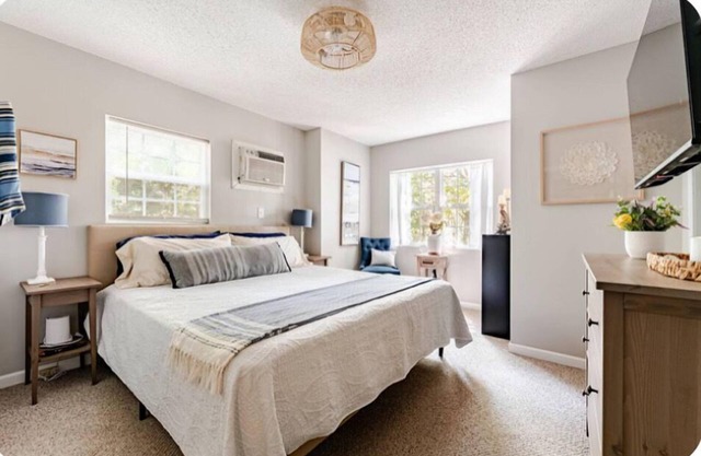 Charming 2-bedroom lake cottage with kayaks