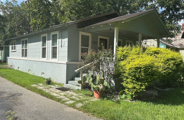 Charming 2-bedroom House Close to Downtown, Midtown, and FSU