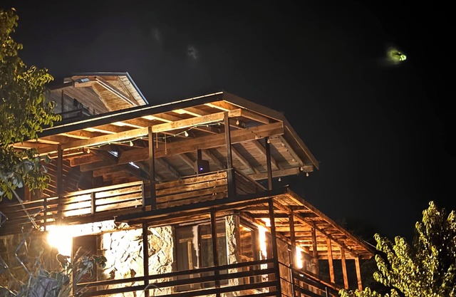 Charming 2-bedroom villa in brilliant Mestia with WiFi