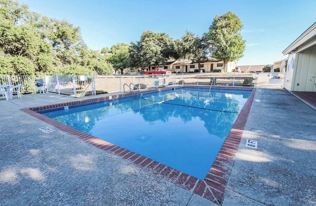 Charming 2-bedroom with AC, WiFi in fantastic Lago Vista