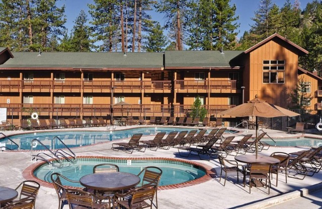 Charming 2BR/2BA Lodge-Style Resort South Lake Tahoe
