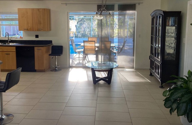 Charming 3/2 pool Sebring Home