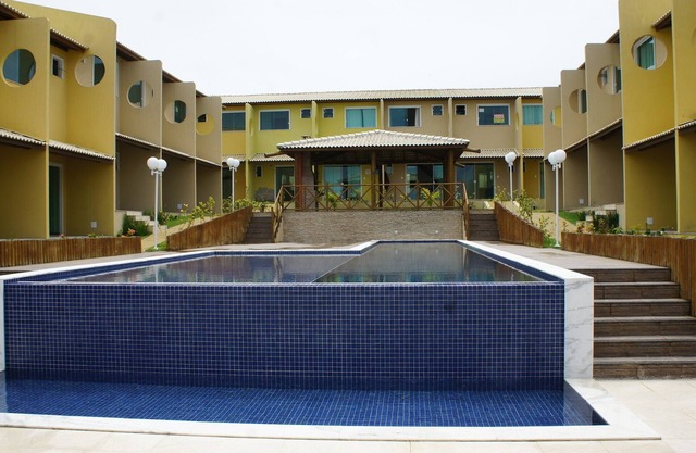 Charming 3/4 apartment with private backyard overlooking the Imbassai Sea