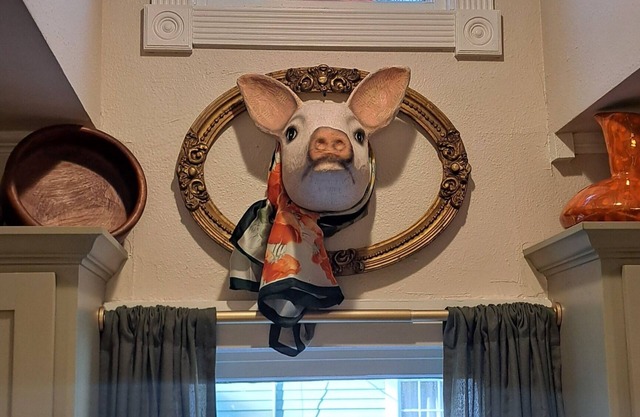 Charming 3-bedroom cottage in Historic McKinney, three blocks from the square.