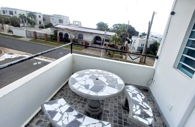 Charming 3-bedroom house with WiFi and AC and great views in Isabela