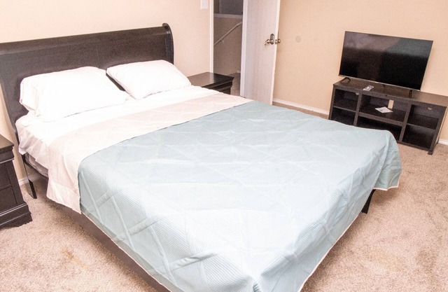 Charming 3-bedroom house in Forney with AC, Free Parking and WiFi