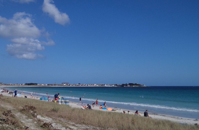 Charming 3* seaside house with garden. All on foot. Beach 80 metres away.
