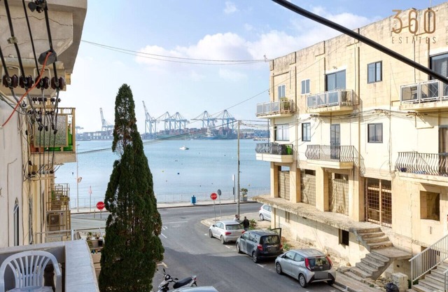 Charming 3BR Apt with Breathtaking Sea Views!