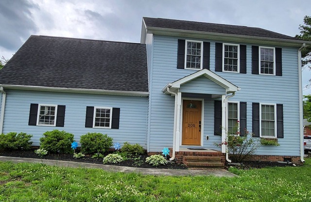 Charming 4-bedroom house in Landis within 34 miles outside of Charlotte NC