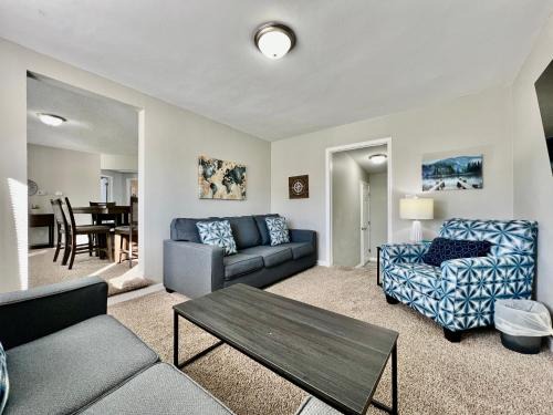 Charming 4BR Home in Liberty Township w Large Deck