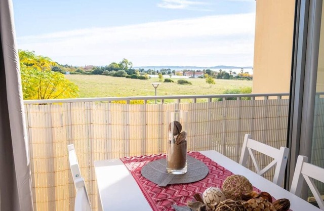 Charming 600 m from beaches and shops