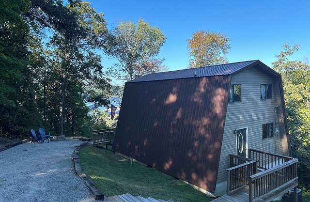Charming A-frame with Lake Cumberland Views