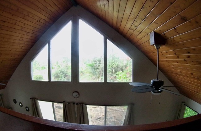 Charming AFrame home w/2BR, 2BA, office suite, AC, WiFi & outdoor living