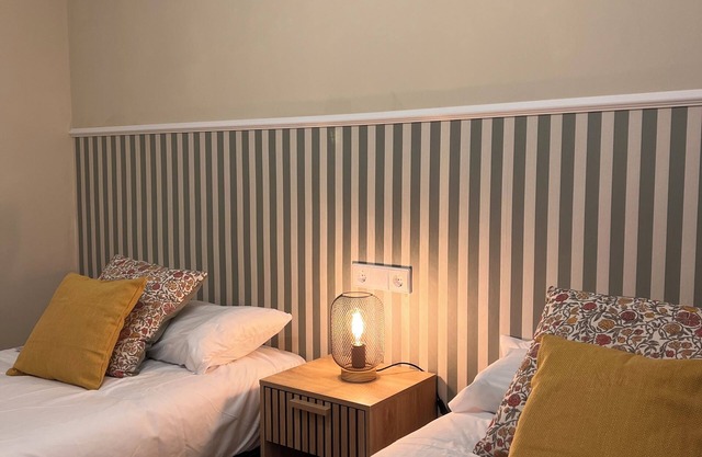 Charming and bright T3 completely renovated, located 10 minutes walk from downtown.