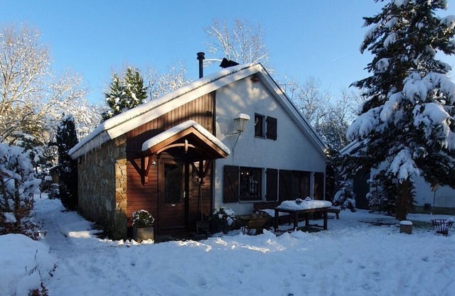 Charming and cozy Chalet in a prime location in the Ardennes.
