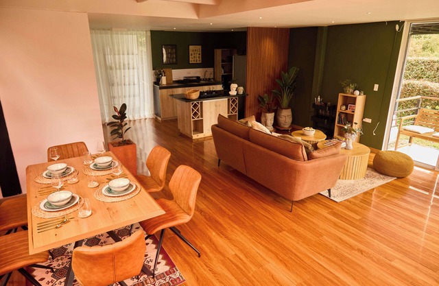 Charming and Luxury 3-bedroom house with WiFi in enjoyable Medellín