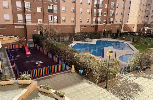 Charming Apartment with Pool & Garage in Córdoba's Prime Shopping District